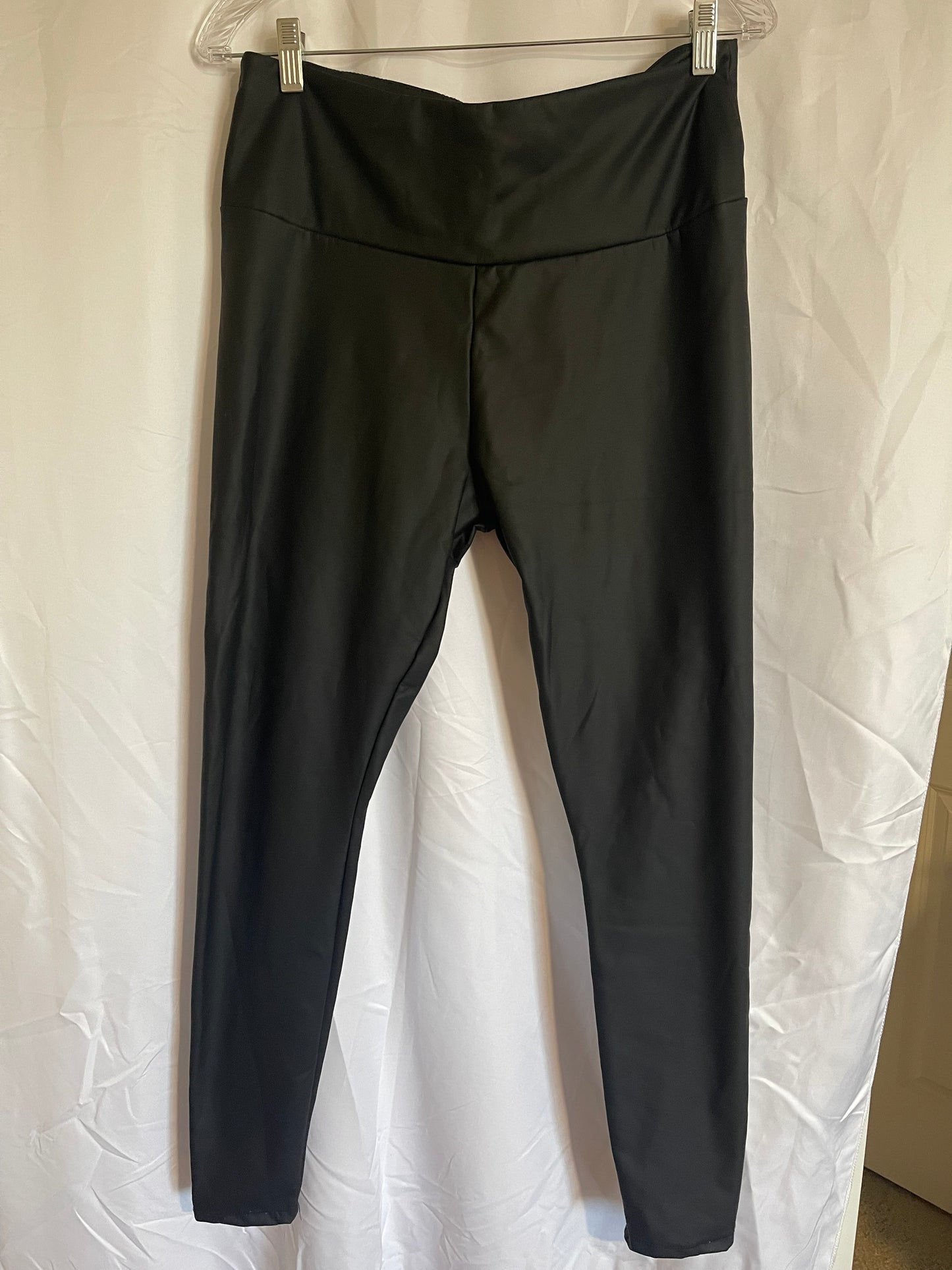 XL Amazon pleather Leggings Black