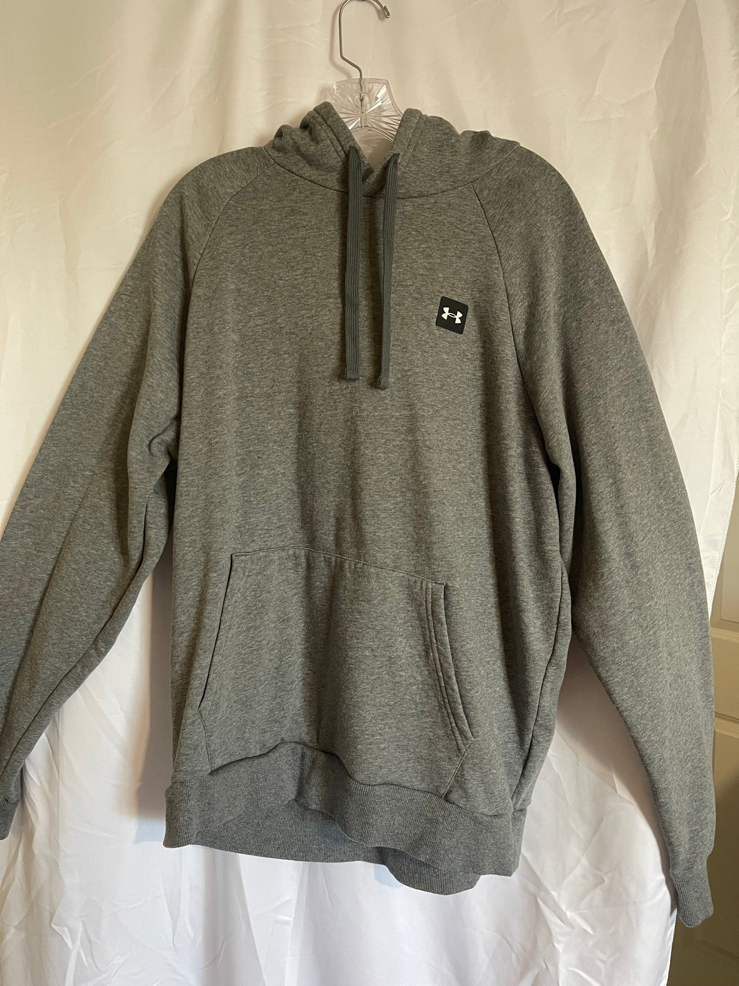 XL Under armor Hoodie