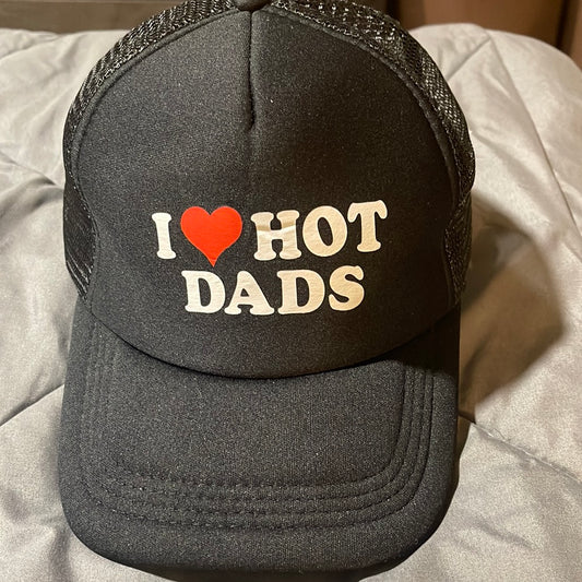 I ❤️Hot Dads Trucker Hat